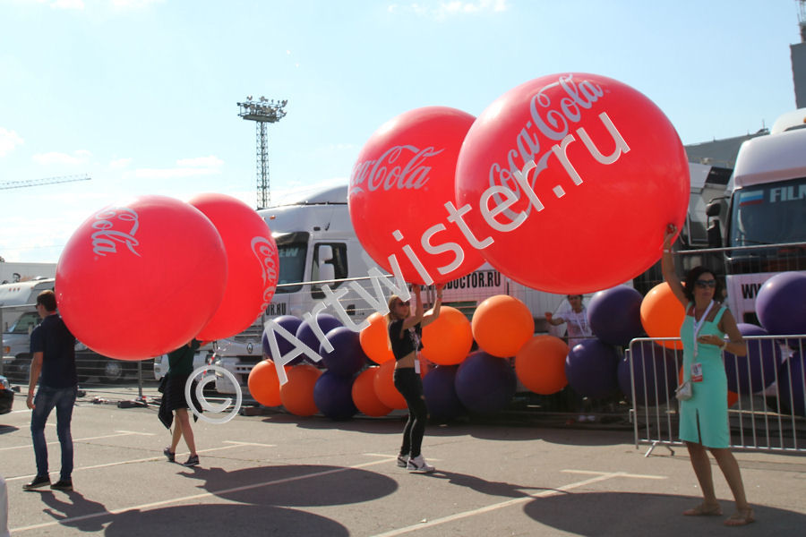 Большие брендированные воздушные шары от студии Артвистер